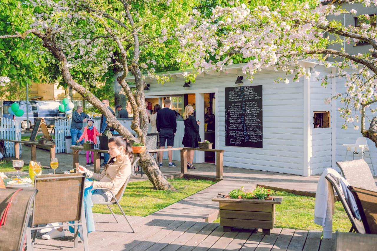 Cabin Guesthouse With Free Parking Pärnu Exteriör bild
