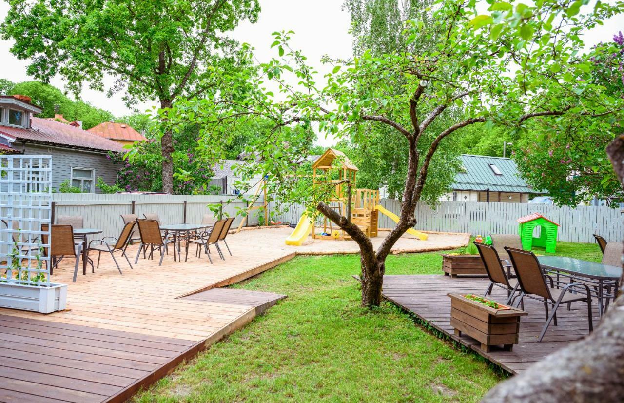 Cabin Guesthouse With Free Parking Pärnu Exteriör bild