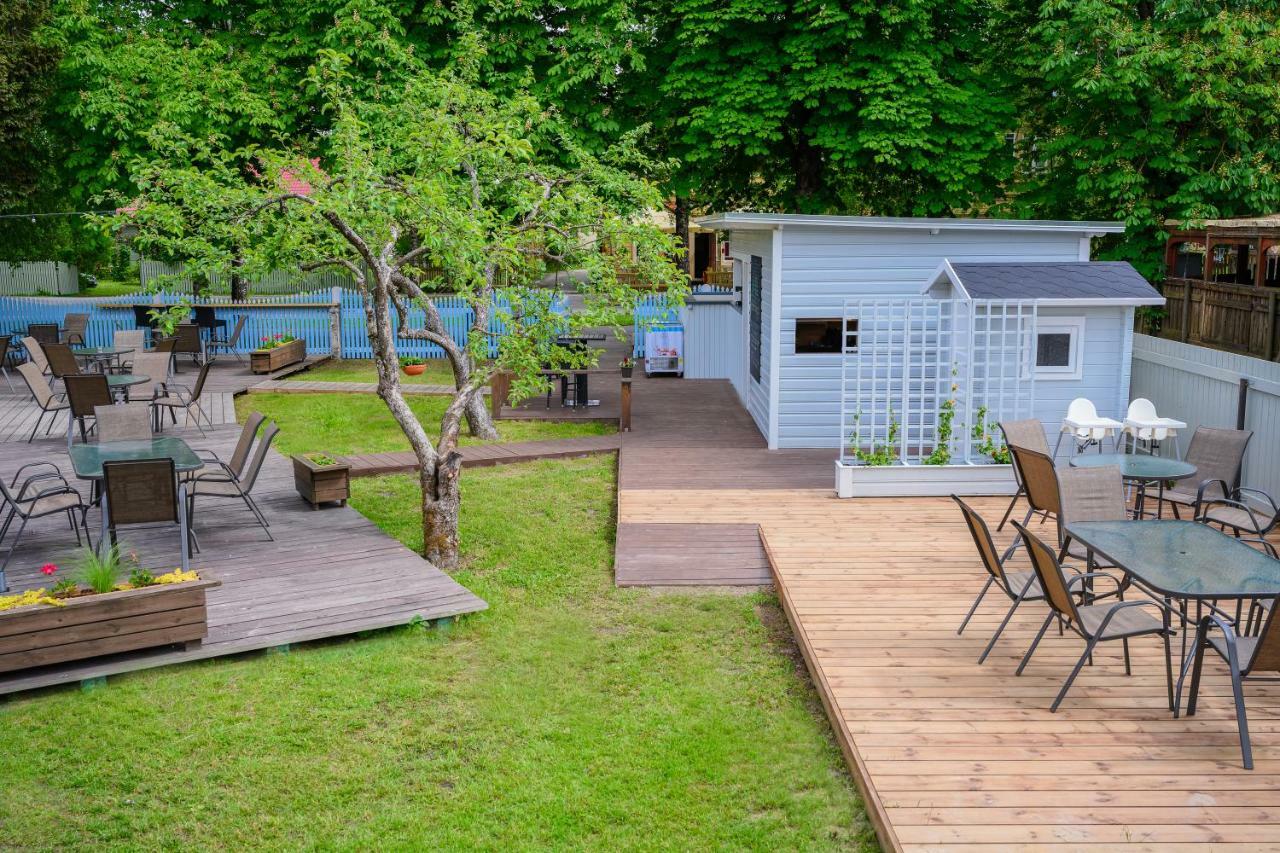 Cabin Guesthouse With Free Parking Pärnu Exteriör bild